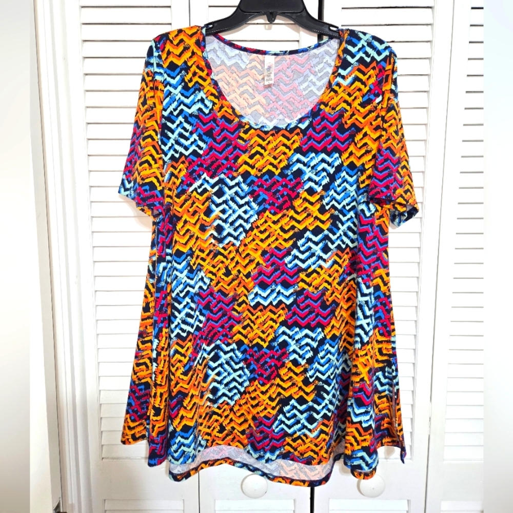 LuLaRoe Women's L Colorful Tunic Top